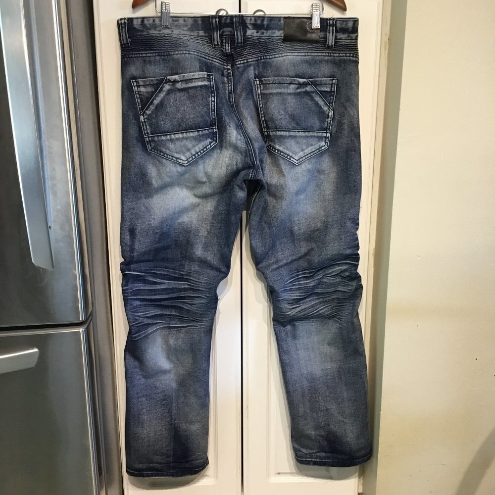 Beat & Rhythm Zipper Detail Distressed Moto Jeans